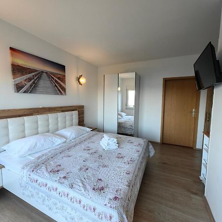 Отель House Spiljar Цриквеница Экстерьер фото